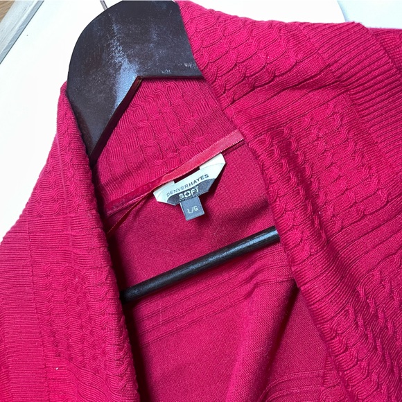 Denver Hayes red cardigan knit - Picture 2 of 2